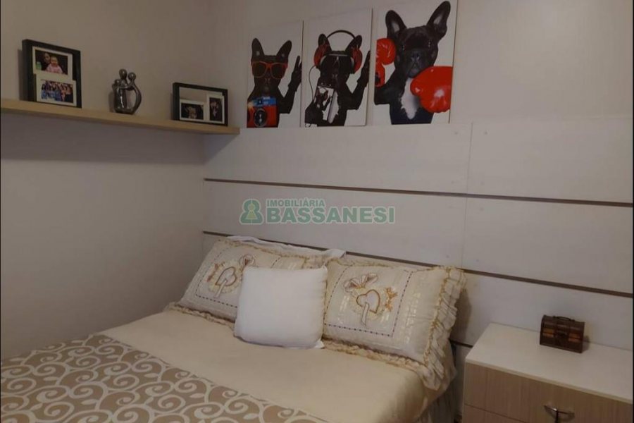 Apto Mobiliado com 130m², 2 dormitórios, 1 vaga, no bairro Pio X em Caxias do Sul para Alugar