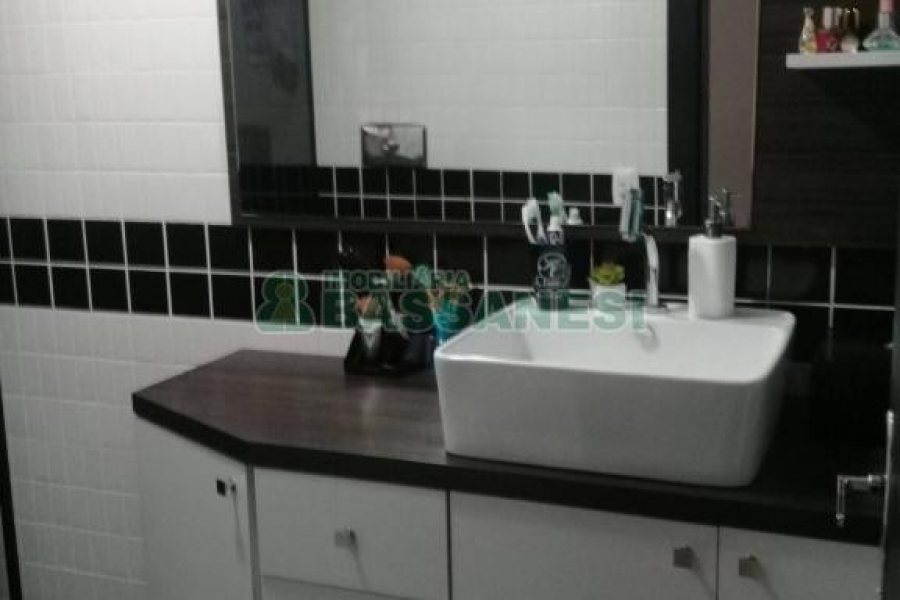 Apto Mobiliado com 130m², 2 dormitórios, 1 vaga, no bairro Pio X em Caxias do Sul para Alugar