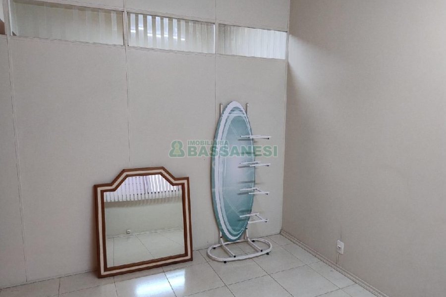 Sala Mobiliada com 50m², no bairro Centro em Caxias do Sul para Alugar