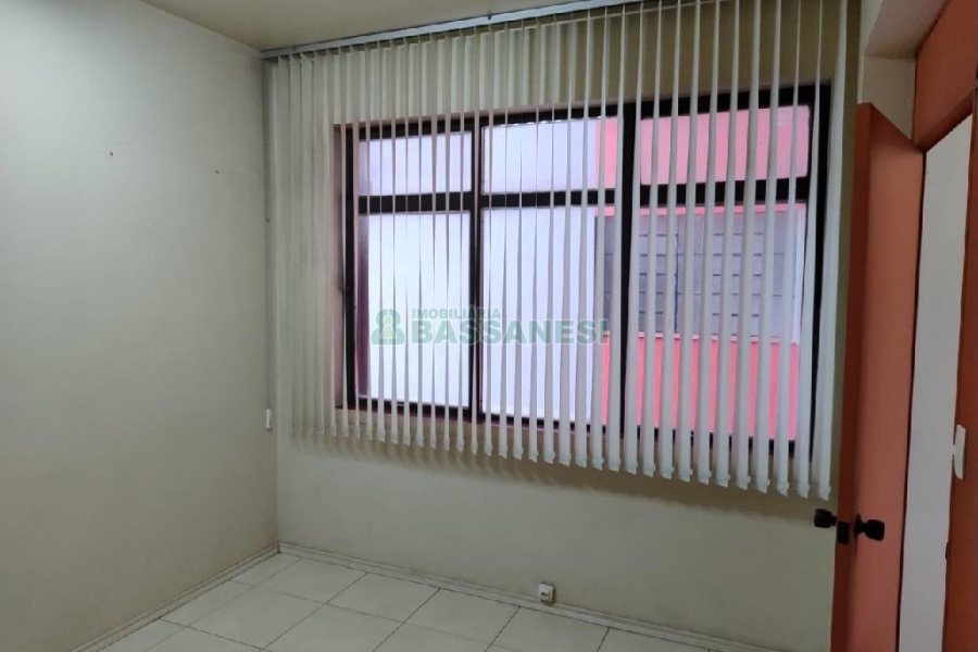 Sala Mobiliada com 50m², no bairro Centro em Caxias do Sul para Alugar