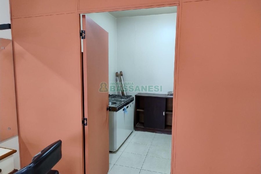Sala Mobiliada com 50m², no bairro Centro em Caxias do Sul para Alugar