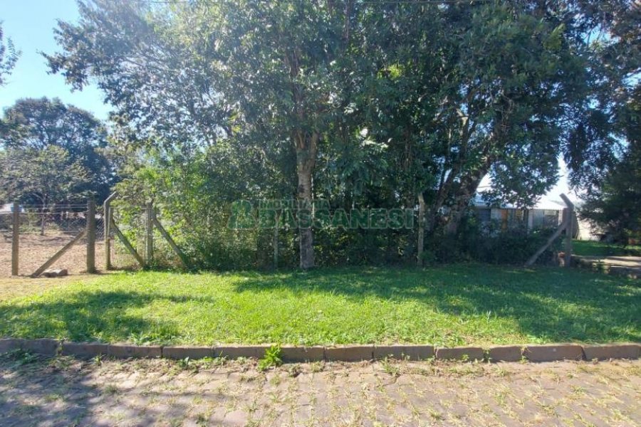 Terreno com 372m², no bairro Santa Corona em Caxias do Sul para Comprar