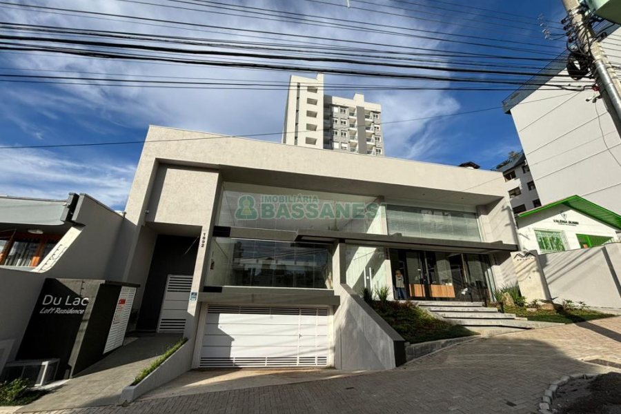 Apto Mobiliado com 42m², 1 dormitório, 1 vaga, no bairro Lourdes em Caxias do Sul para Alugar