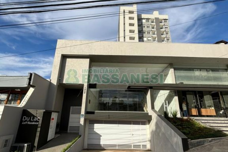 Apto Mobiliado com 42m², 1 dormitório, 1 vaga, no bairro Lourdes em Caxias do Sul para Alugar