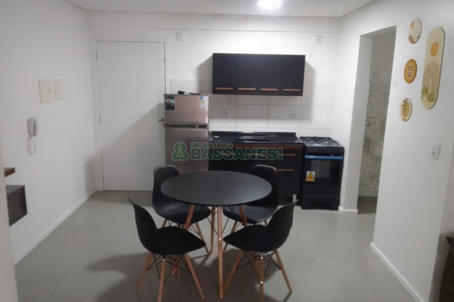 Apto Mobiliado com 42m², 1 dormitório, 1 vaga, no bairro Lourdes em Caxias do Sul para Alugar