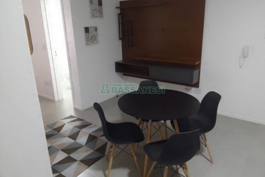 Apto Mobiliado com 42m², 1 dormitório, 1 vaga, no bairro Lourdes em Caxias do Sul para Alugar