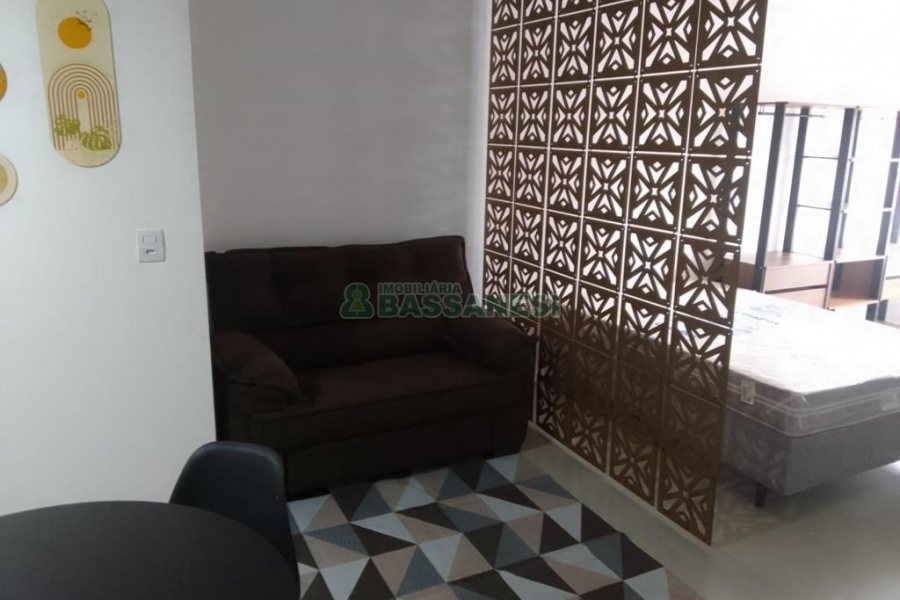 Apto Mobiliado com 42m², 1 dormitório, 1 vaga, no bairro Lourdes em Caxias do Sul para Alugar