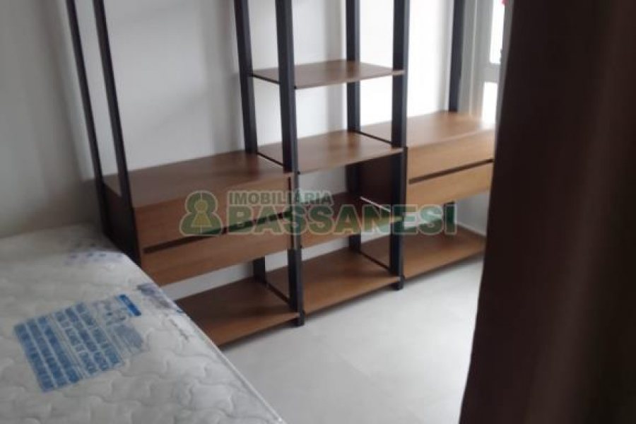 Apto Mobiliado com 42m², 1 dormitório, 1 vaga, no bairro Lourdes em Caxias do Sul para Alugar