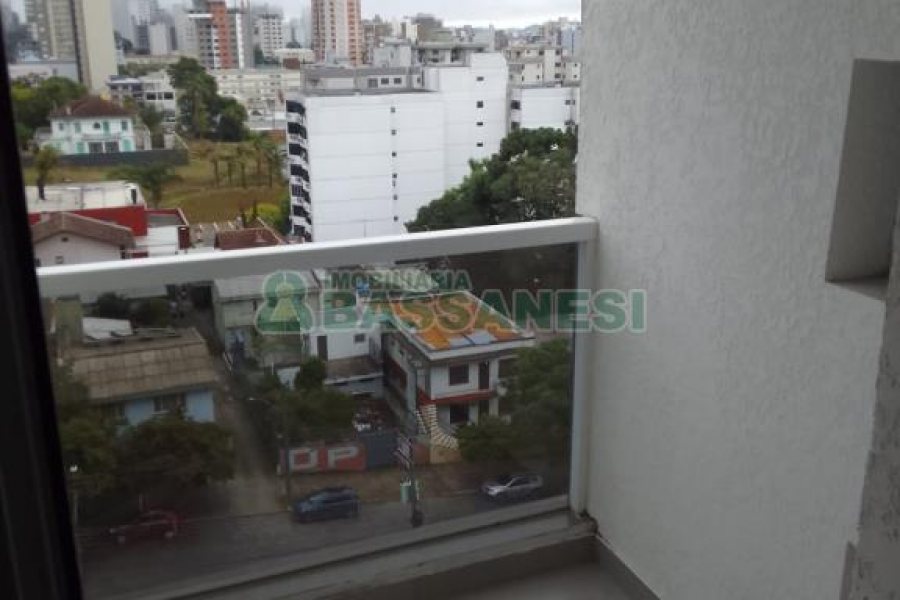 Apto Mobiliado com 42m², 1 dormitório, 1 vaga, no bairro Lourdes em Caxias do Sul para Alugar