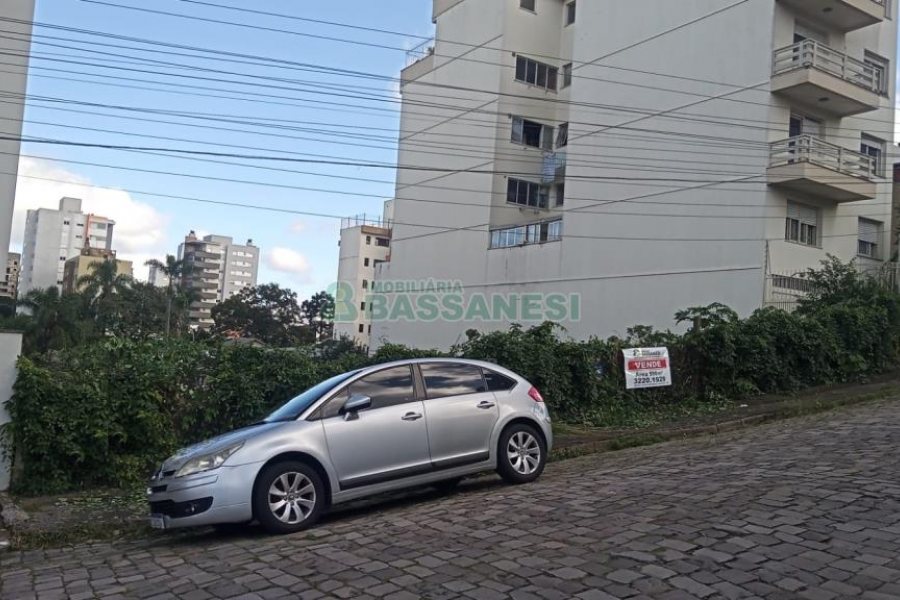 Terreno com 580m², no bairro Cristo Redentor em Caxias do Sul para Comprar