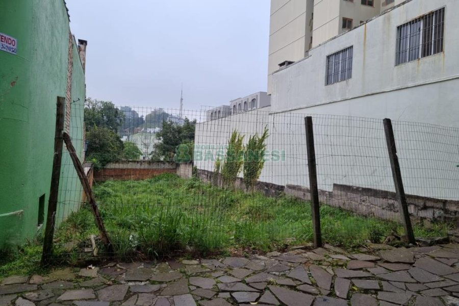 Terreno com 485m², no bairro Centro em Caxias do Sul para Comprar