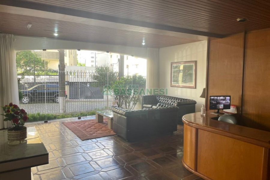 Apartamento com 382m², 4 dormitórios, 3 vagas, no bairro Panazzolo em Caxias do Sul para Comprar