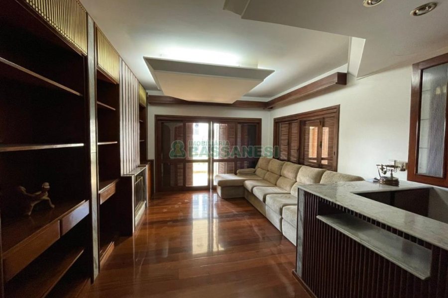 Apartamento com 382m², 4 dormitórios, 3 vagas, no bairro Panazzolo em Caxias do Sul para Comprar