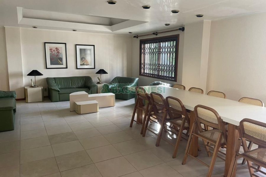 Apartamento com 382m², 4 dormitórios, 3 vagas, no bairro Panazzolo em Caxias do Sul para Comprar