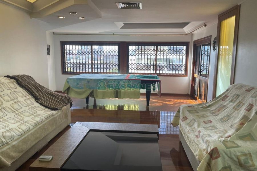 Apartamento com 382m², 4 dormitórios, 3 vagas, no bairro Panazzolo em Caxias do Sul para Comprar