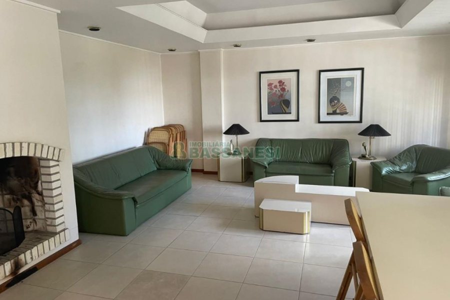 Apartamento com 382m², 4 dormitórios, 3 vagas, no bairro Panazzolo em Caxias do Sul para Comprar
