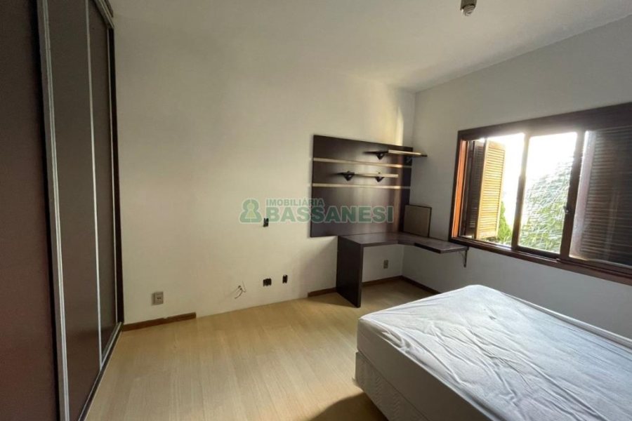 Apartamento com 382m², 4 dormitórios, 3 vagas, no bairro Panazzolo em Caxias do Sul para Comprar