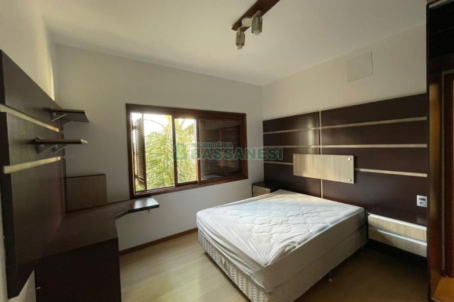 Apartamento com 382m², 4 dormitórios, 3 vagas, no bairro Panazzolo em Caxias do Sul para Comprar