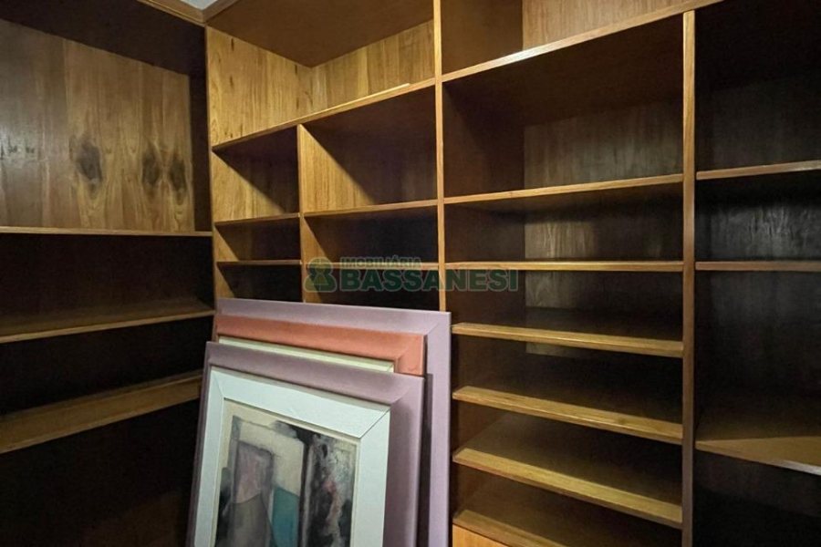 Apartamento com 382m², 4 dormitórios, 3 vagas, no bairro Panazzolo em Caxias do Sul para Comprar