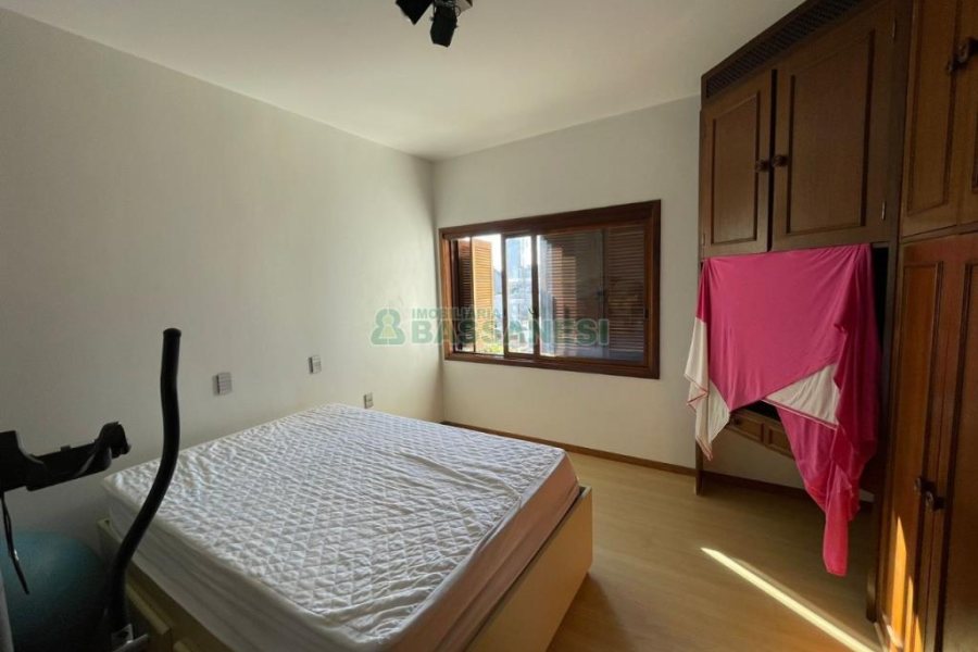 Apartamento com 382m², 4 dormitórios, 3 vagas, no bairro Panazzolo em Caxias do Sul para Comprar