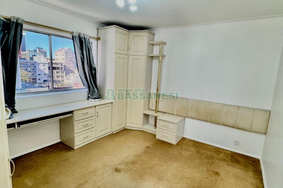 Apto Mobiliado com 41m², 2 dormitórios, no bairro Centro em Caxias do Sul para Comprar