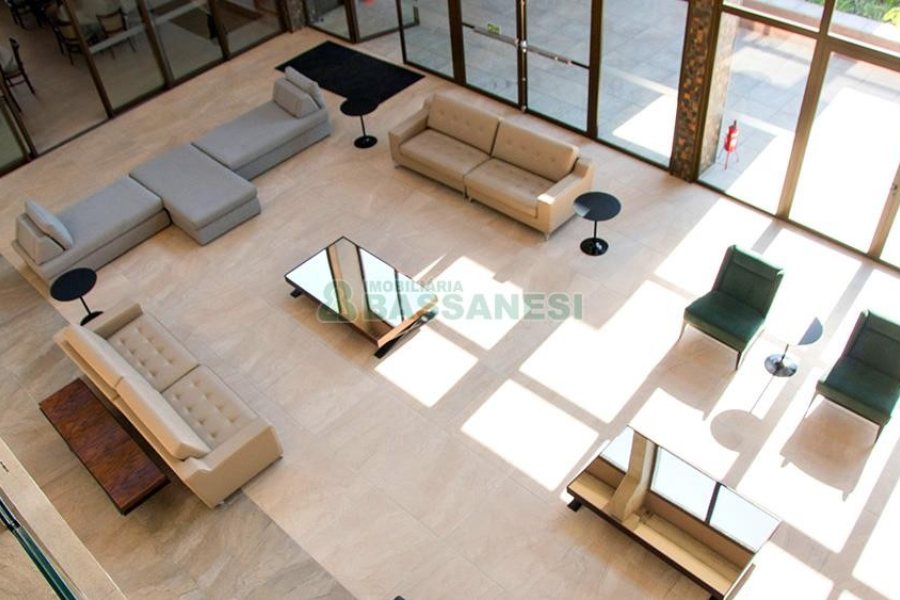 Casa com 1130m², 4 dormitórios, 2 vagas, no bairro São Ciro em Caxias do Sul para Comprar