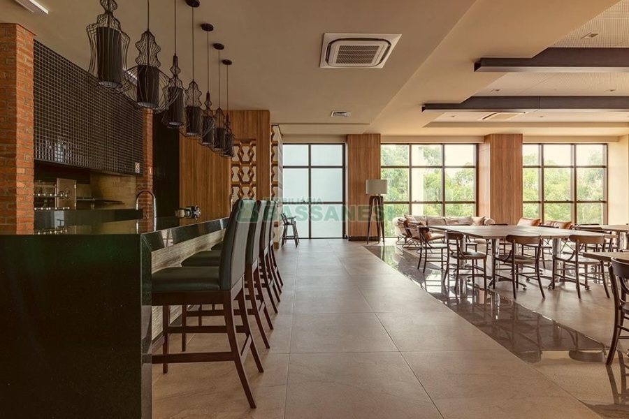 Casa com 1130m², 4 dormitórios, 2 vagas, no bairro São Ciro em Caxias do Sul para Comprar