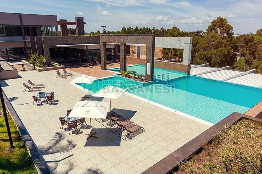 Casa com 1130m², 4 dormitórios, 2 vagas, no bairro São Ciro em Caxias do Sul para Comprar