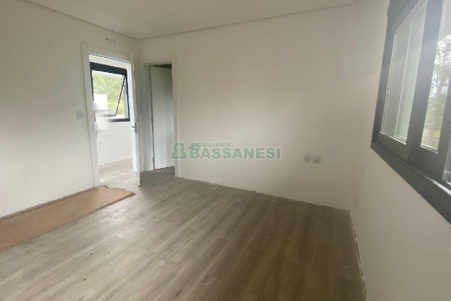 Casa com 1130m², 4 dormitórios, 2 vagas, no bairro São Ciro em Caxias do Sul para Comprar