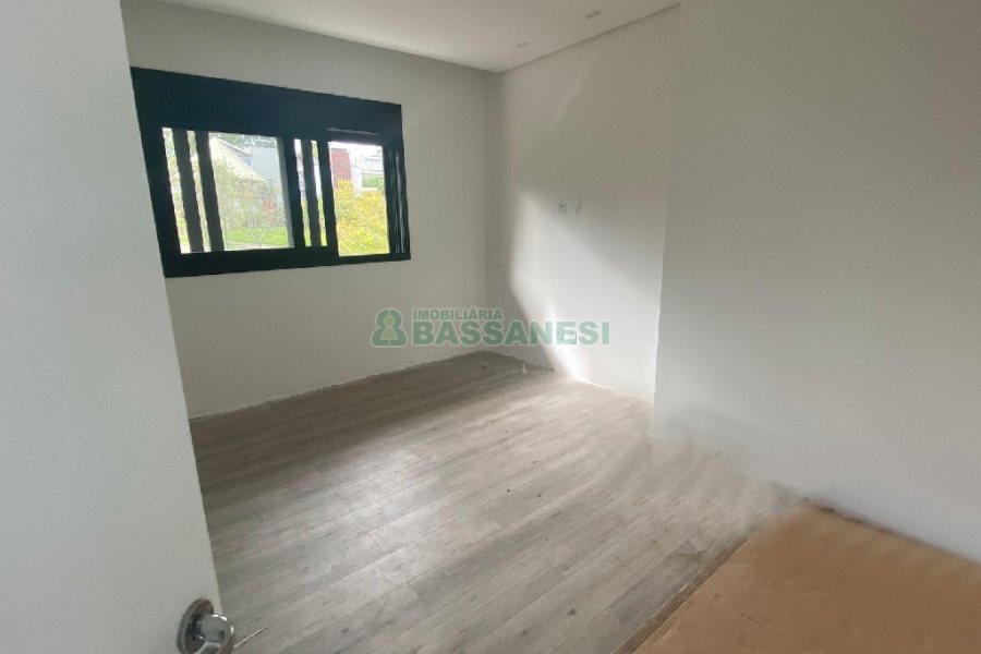 Casa com 1130m², 4 dormitórios, 2 vagas, no bairro São Ciro em Caxias do Sul para Comprar
