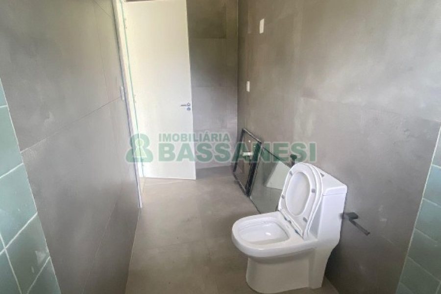 Casa com 1130m², 4 dormitórios, 2 vagas, no bairro São Ciro em Caxias do Sul para Comprar