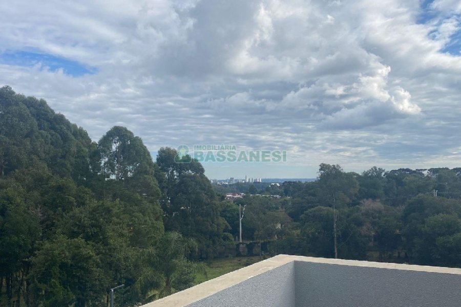 Casa com 1130m², 4 dormitórios, 2 vagas, no bairro São Ciro em Caxias do Sul para Comprar