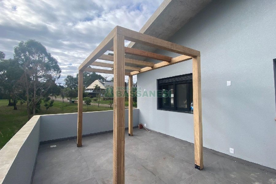 Casa com 1130m², 4 dormitórios, 2 vagas, no bairro São Ciro em Caxias do Sul para Comprar