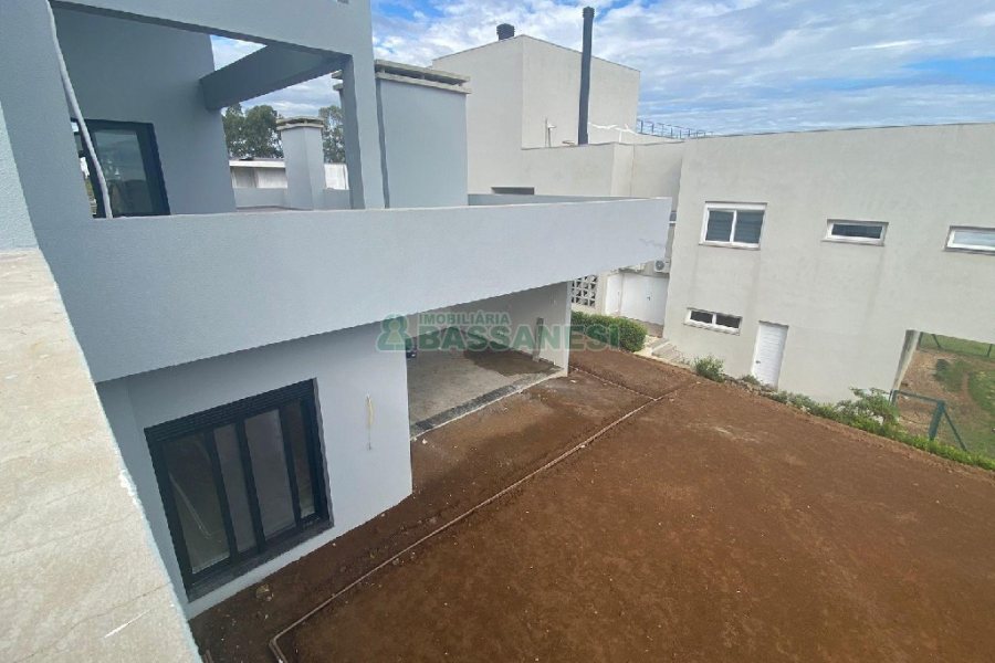 Casa com 1130m², 4 dormitórios, 2 vagas, no bairro São Ciro em Caxias do Sul para Comprar