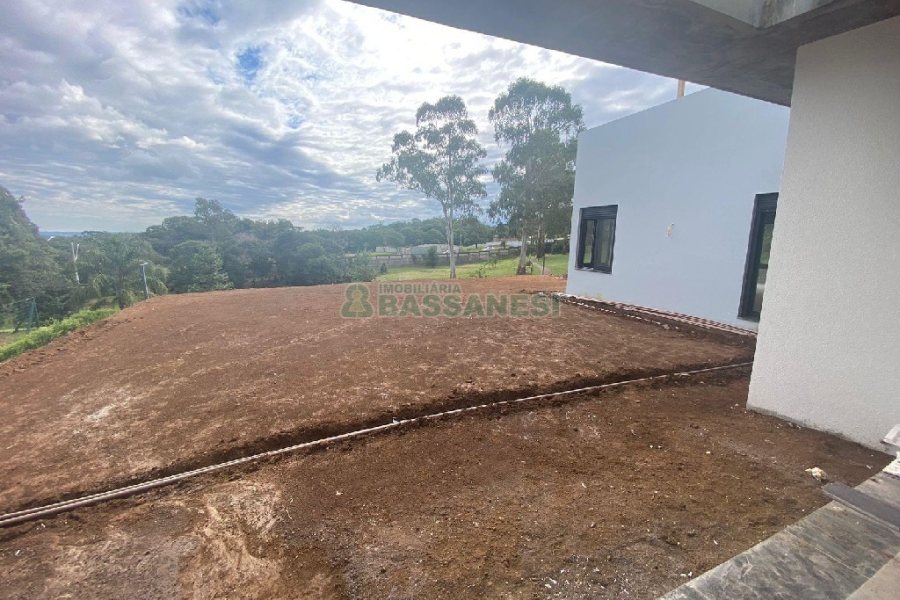 Casa com 1130m², 4 dormitórios, 2 vagas, no bairro São Ciro em Caxias do Sul para Comprar