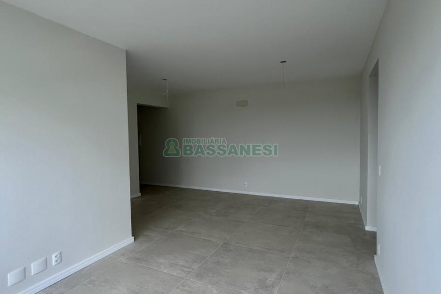 Apartamento com 100m², 3 dormitórios, 2 vagas, no bairro Panazzolo em Caxias do Sul para Comprar