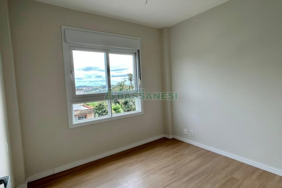 Apartamento com 100m², 3 dormitórios, 2 vagas, no bairro Panazzolo em Caxias do Sul para Comprar
