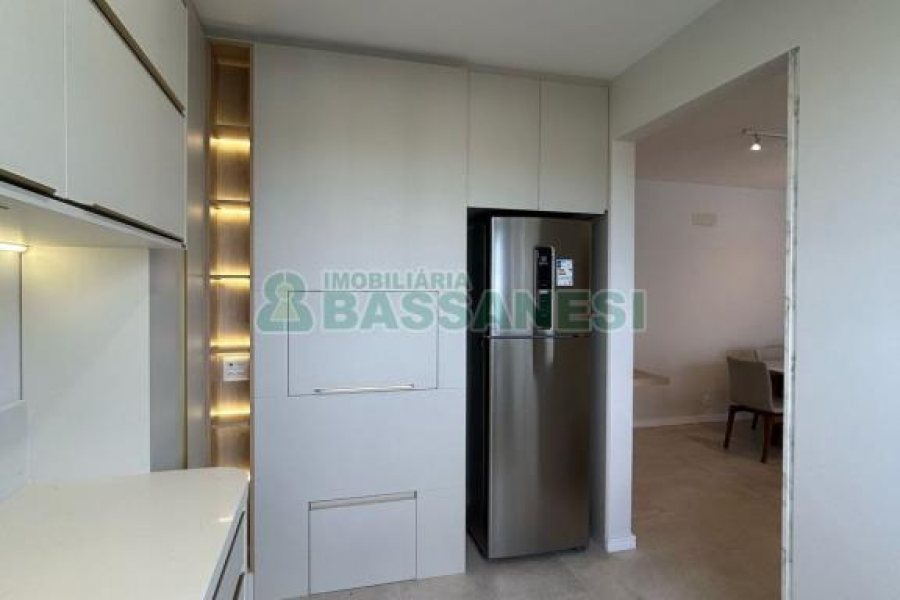 Apartamento com 100m², 3 dormitórios, 2 vagas, no bairro Panazzolo em Caxias do Sul para Comprar