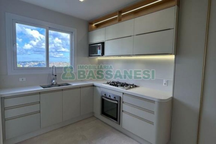 Apartamento com 100m², 3 dormitórios, 2 vagas, no bairro Panazzolo em Caxias do Sul para Comprar