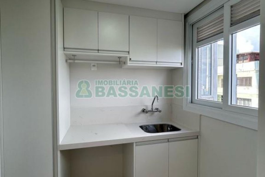 Apartamento com 100m², 3 dormitórios, 2 vagas, no bairro Panazzolo em Caxias do Sul para Comprar