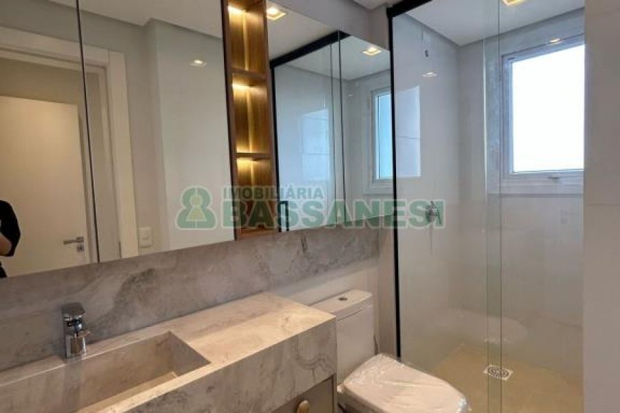 Apartamento com 100m², 3 dormitórios, 2 vagas, no bairro Panazzolo em Caxias do Sul para Comprar