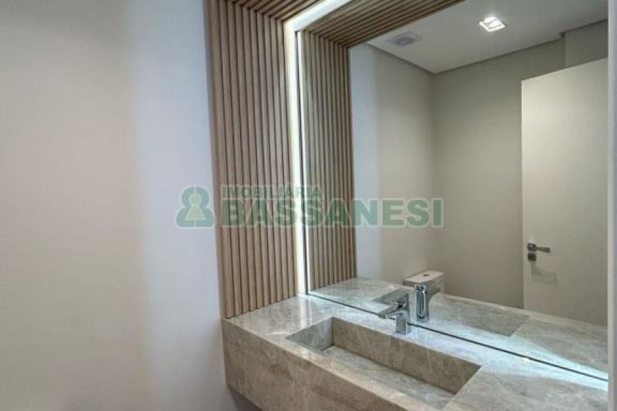 Apartamento com 100m², 3 dormitórios, 2 vagas, no bairro Panazzolo em Caxias do Sul para Comprar