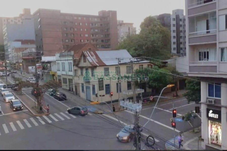 Apartamento com 41m², 2 dormitórios, no bairro Centro em Caxias do Sul para Comprar