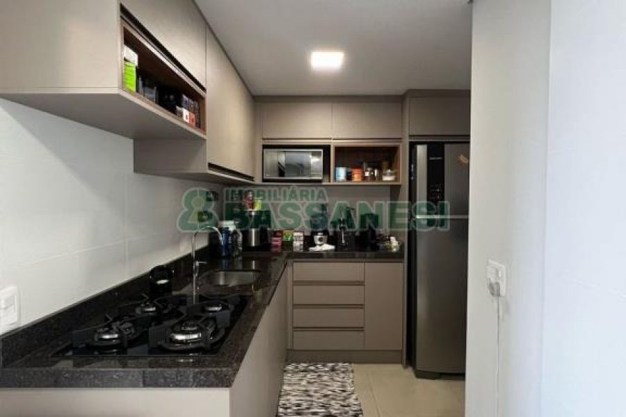Apartamento com 102m², 3 dormitórios, 2 vagas, no bairro Madureira em Caxias do Sul para Comprar