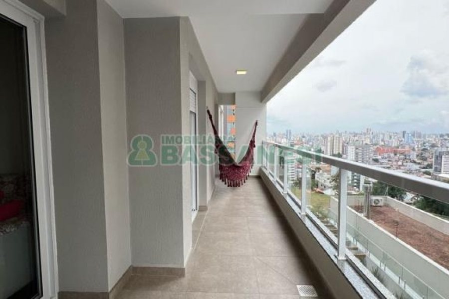 Apartamento com 102m², 3 dormitórios, 2 vagas, no bairro Madureira em Caxias do Sul para Comprar
