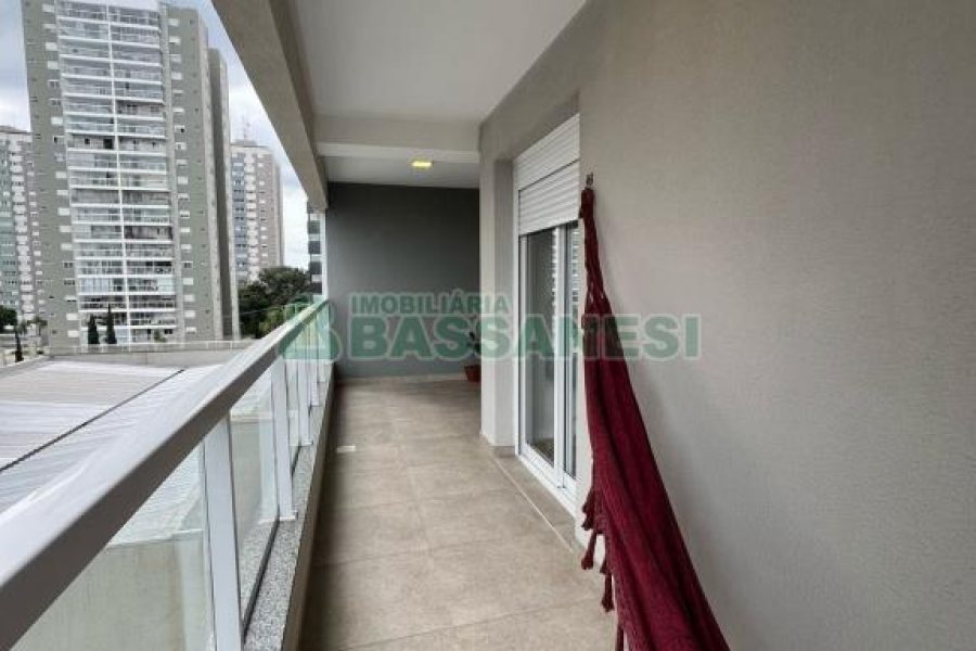 Apartamento com 102m², 3 dormitórios, 2 vagas, no bairro Madureira em Caxias do Sul para Comprar