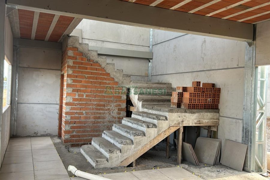 Pavilhão com 1320m², no bairro Forqueta em Caxias do Sul para Alugar