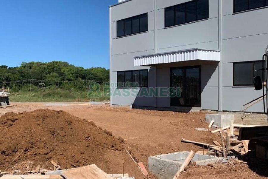 Pavilhão com 1320m², no bairro Forqueta em Caxias do Sul para Alugar