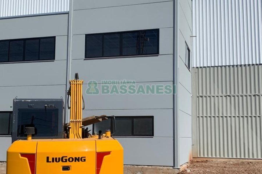 Pavilhão com 1320m², no bairro Forqueta em Caxias do Sul para Alugar