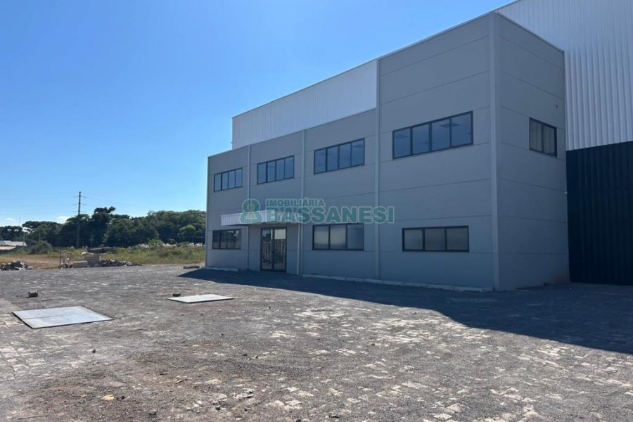 Pavilhão com 1320m², no bairro Forqueta em Caxias do Sul para Alugar